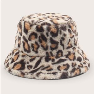 Leopard bucket hat